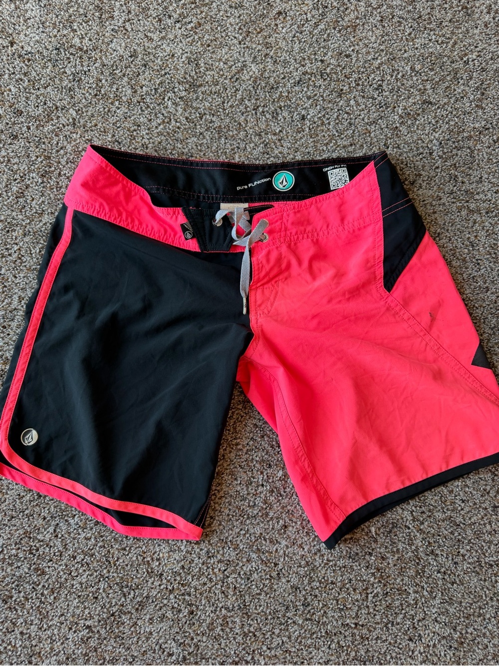 Volcom Pure FUNction Womens Size 5 Hot Pink Black Board Shorts Swim Surf Y2K